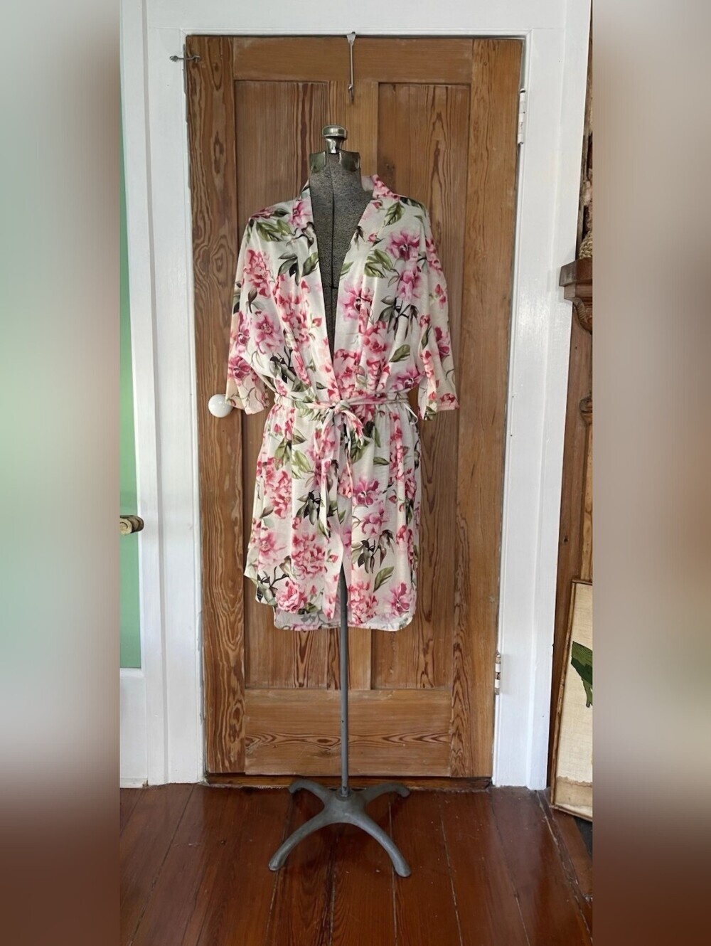 Show Me Your Mumu Pink Floral Robe In One Size!